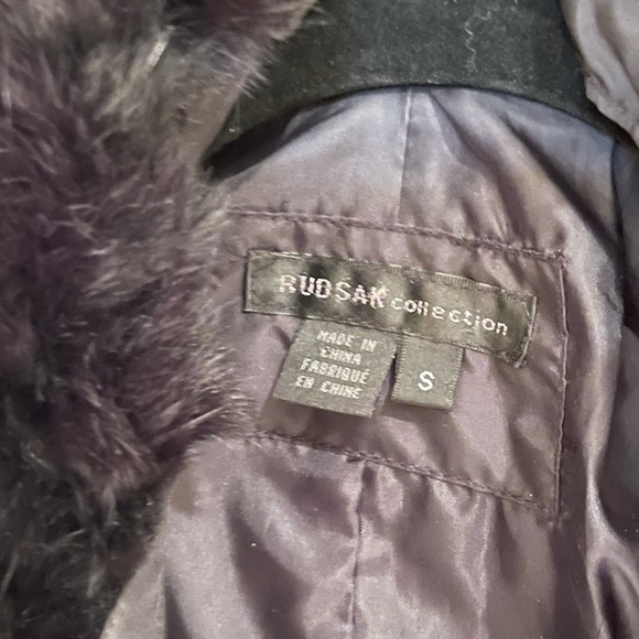 Black long Rudsak coat with fur trim on collar - Picture 3 of 3